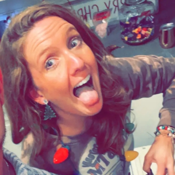 Meet your Posher, Vanessa - Picture 3 of 3